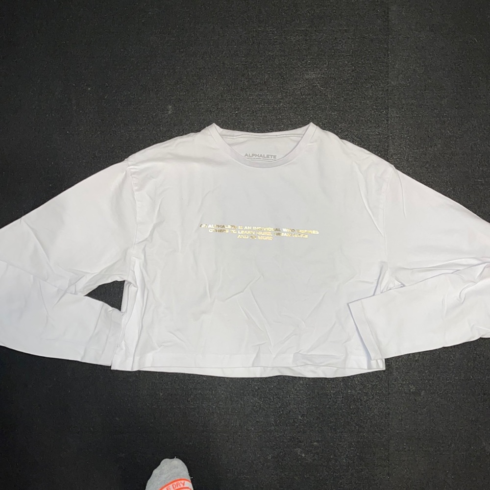 Alphalete Crop Long Sleeve T-Shirt. Medium. White. New. Never worn